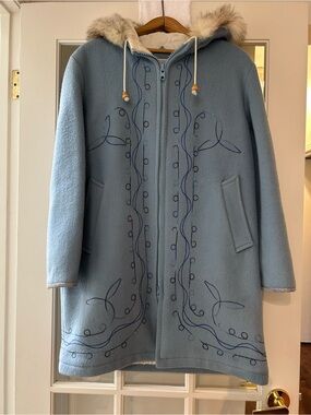 Vintage 1970s Hudson’s Bay 100% Virgin Wool Fox Fur Trim Embroidered Coat Canada